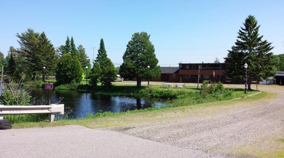 Bear Paw Inn Michigamme Exterior foto
